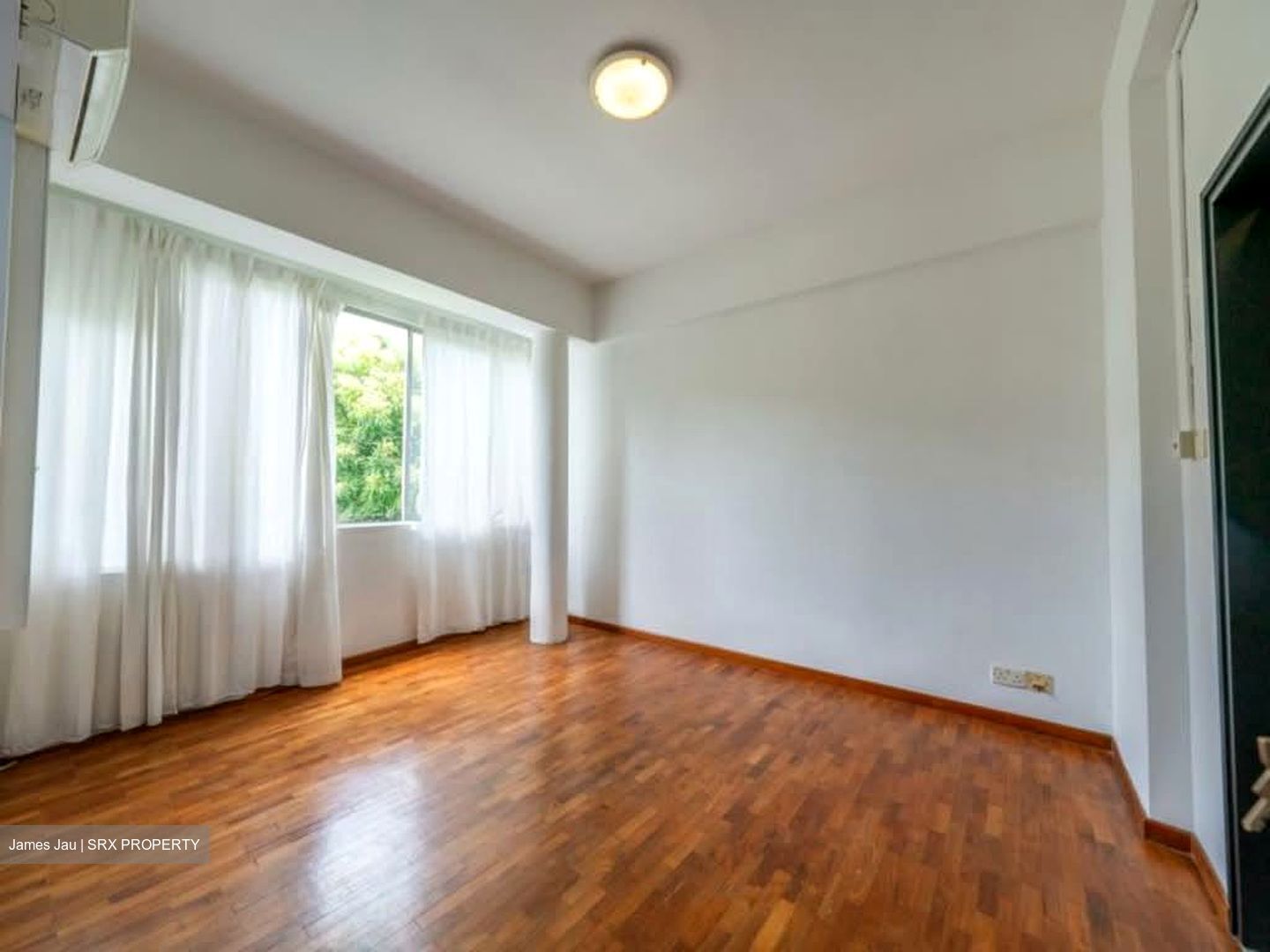 Poole Road (D15), Semi-Detached #557735311